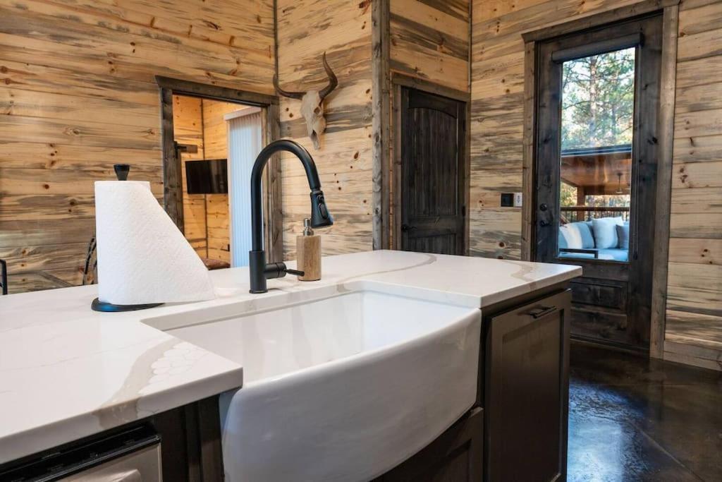 The Blaylock Cabin, 2 King, Hot Tub, Pet Friendly! 布罗肯鲍 外观 照片