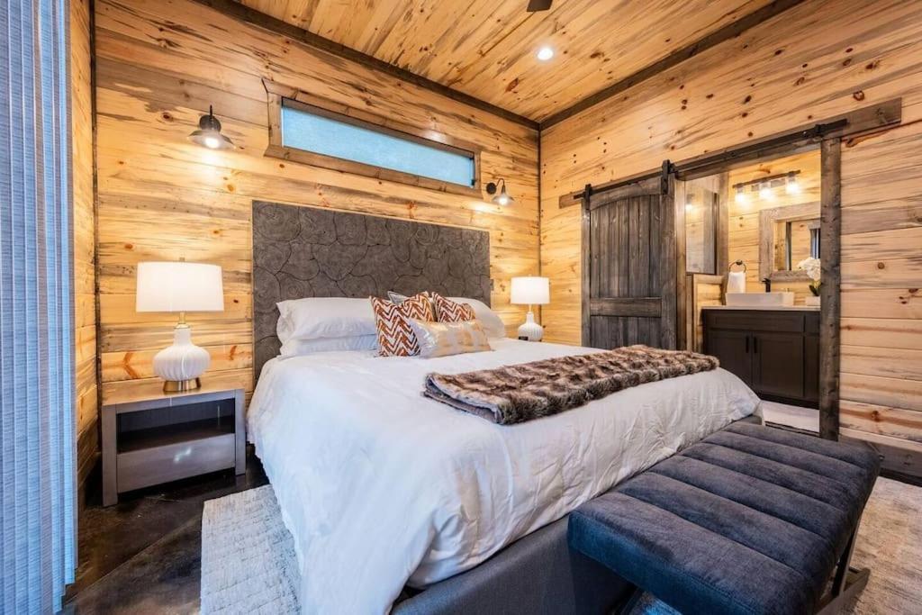 The Blaylock Cabin, 2 King, Hot Tub, Pet Friendly! 布罗肯鲍 外观 照片